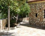 Willa  z kamienia  - położona w malowniczej, małej wiosce  kreteńskiej
